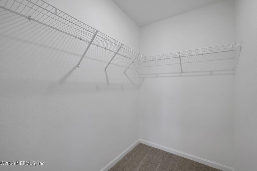 Spacious, unfurnished interior of a new home in Diamond Springs, Jacksonville (Image 36).