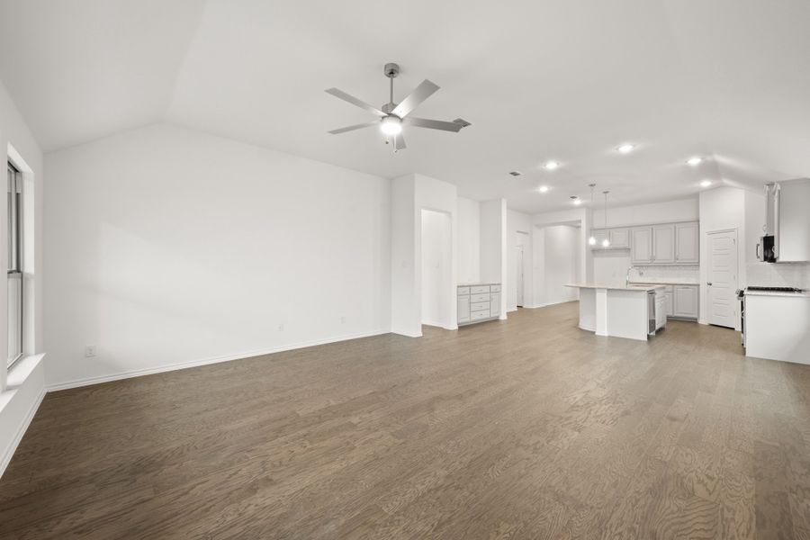 Spacious, unfurnished interior of a new home in Chisholm Hills, Cleburne (Image 18). Spacious, unfurnished interior of a new home in Chisholm Hills, Cleburne (Image 18).