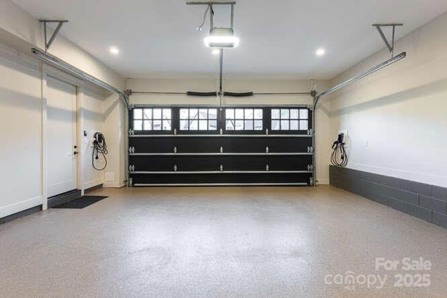 Spacious, unfurnished interior of a new home in , Sylva (Image 18).