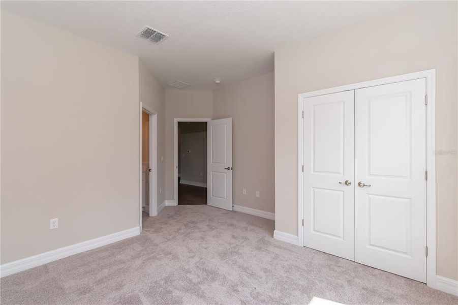 Spacious, unfurnished interior of a new home in , Citrus Springs (Image 28).