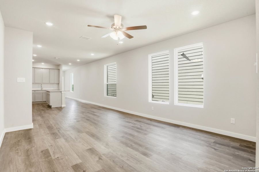 Spacious, unfurnished interior of a new home in Fairway Crossing 40s, San Antonio (Image 19). Spacious, unfurnished interior of a new home in Fairway Crossing 40s, San Antonio (Image 19).