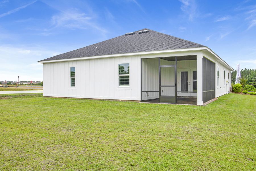 Representative exterior details of a home built from the Ashton by Maronda Homes in Seminole Bend, Pensacola (Image 24).
