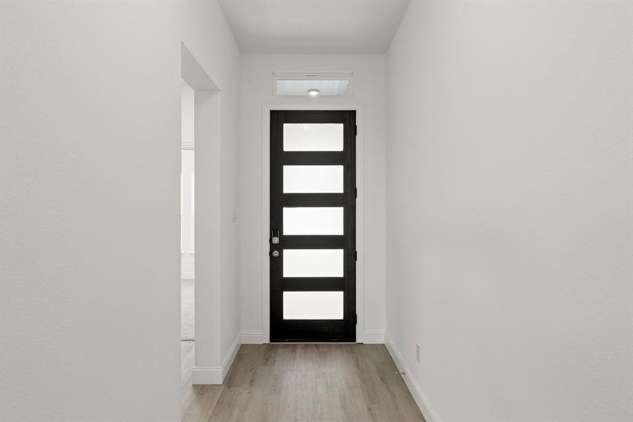 2_03. 510 Front Davis - Entry