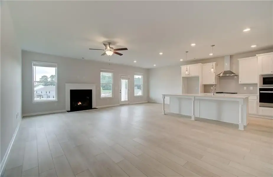Spacious, unfurnished interior of a new home in Grandview at Millers Mill, Stockbridge (Image 24).