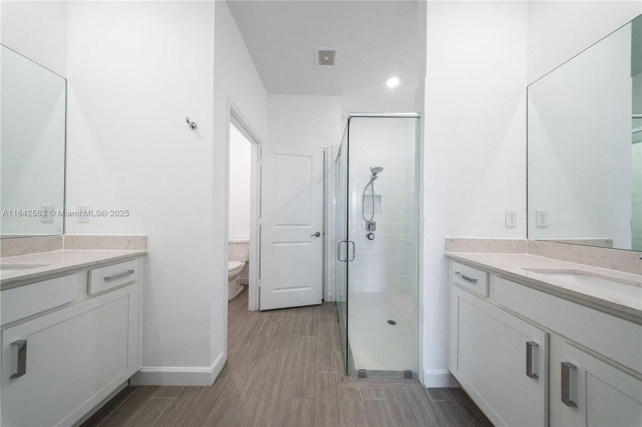 Image 55 of a home in .