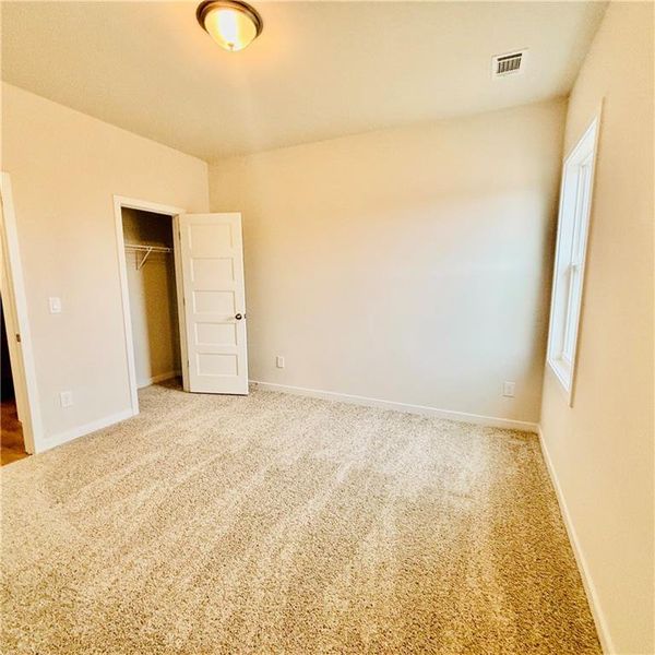 Spacious, unfurnished interior of a new home in Rosewood Lake Estates, Hoschton (Image 19).