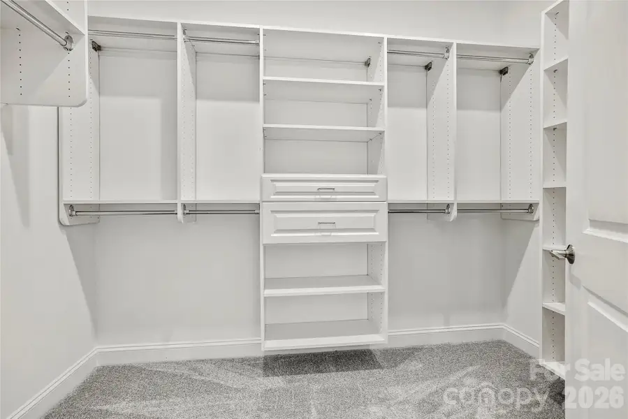 Representation photo* Representation photo*