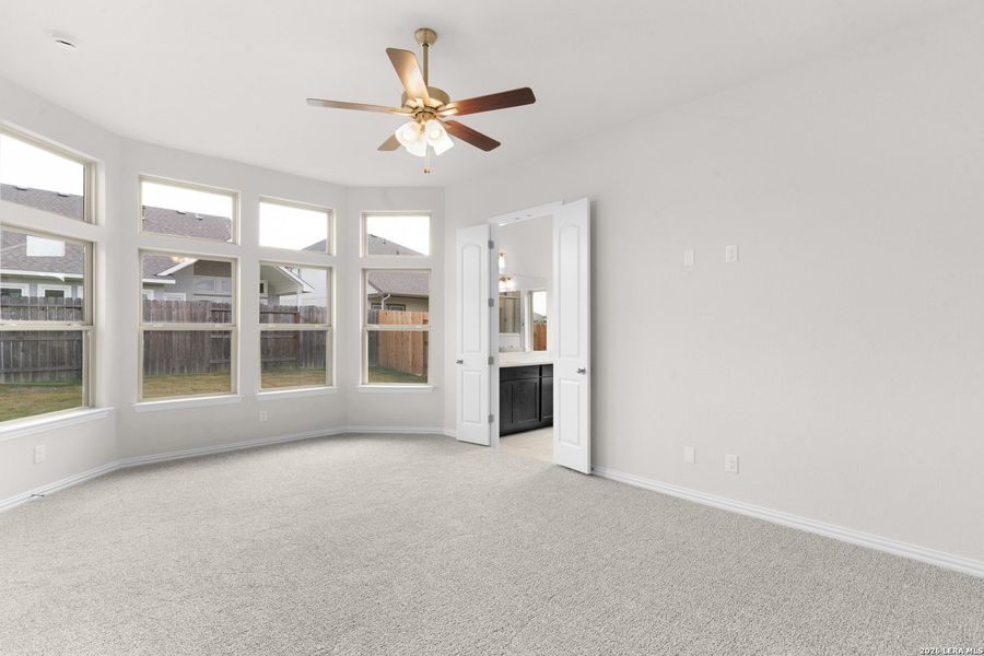 Spacious, unfurnished interior of a new home in Meyer Ranch – Premier, New Braunfels (Image 16).