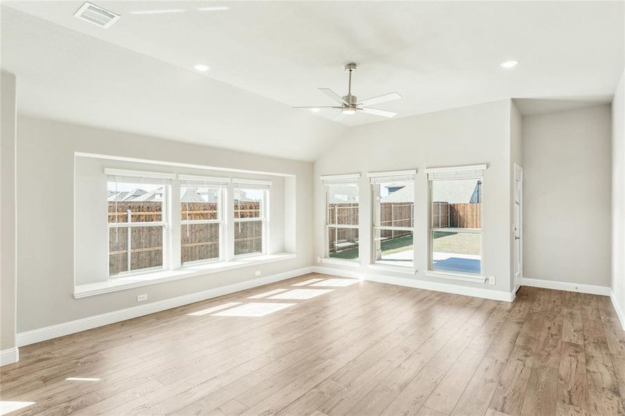 Spacious, unfurnished interior of a new home in Hampton Park, Glenn Heights (Image 15).