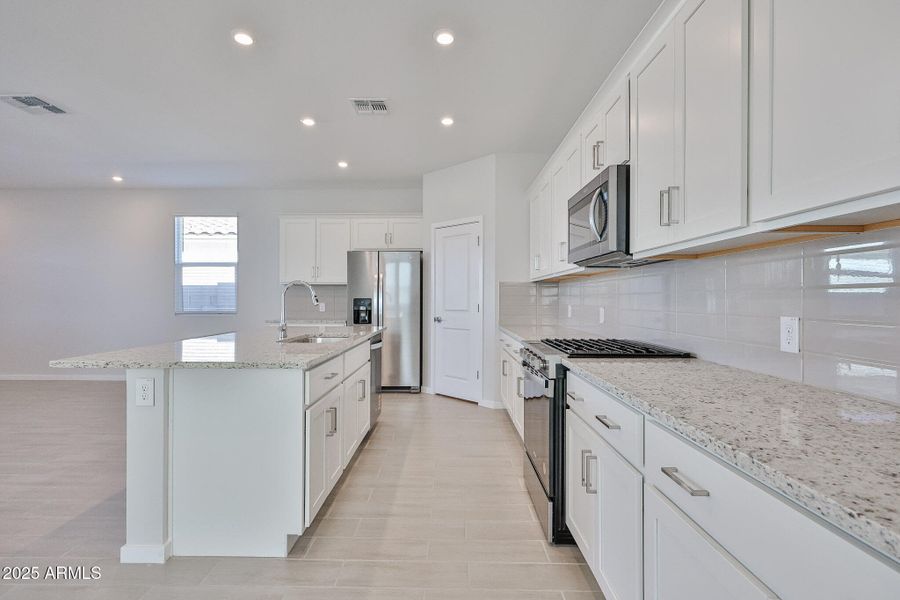 07_New-Homes-for-Sale_Surprise_AZ 07_New-Homes-for-Sale_Surprise_AZ