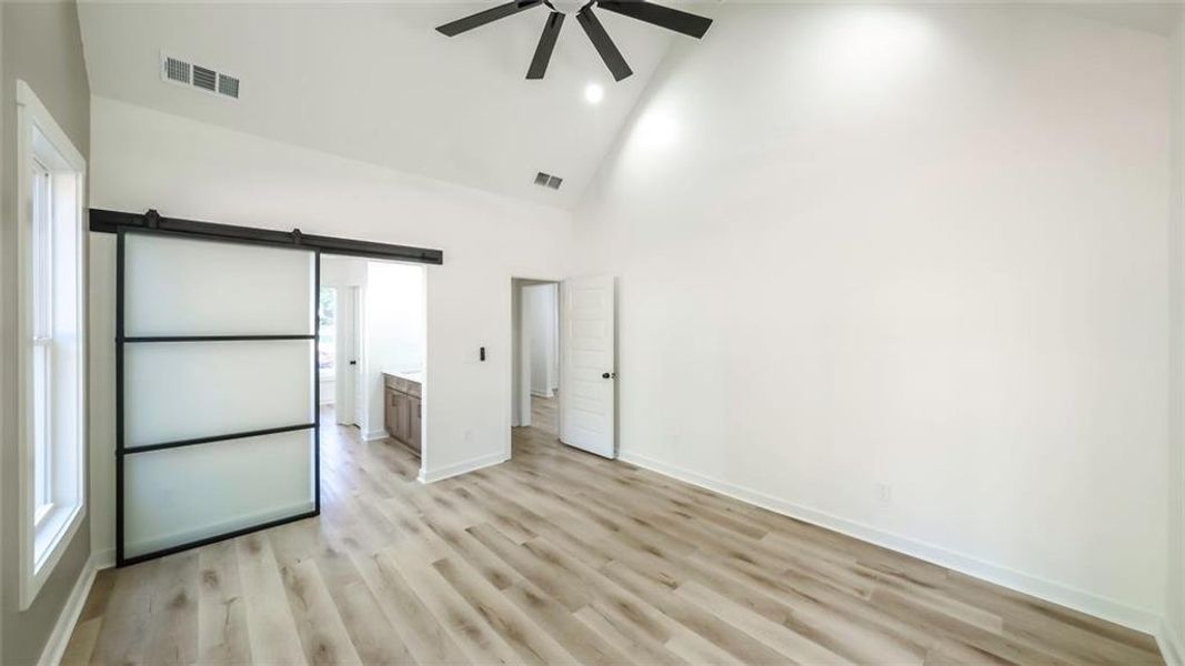 Spacious, unfurnished interior of a new home in , Cartersville (Image 52). Spacious, unfurnished interior of a new home in , Cartersville (Image 52).