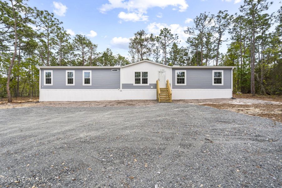 Exterior details and patio area of a home in , Hawthorne (Image 23).