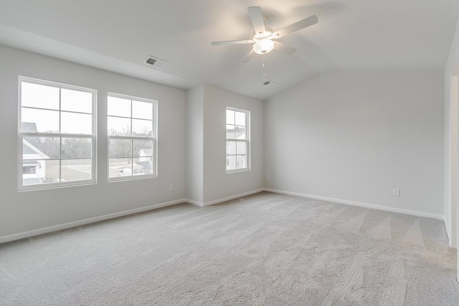 Spacious, unfurnished interior of a new home in Winston Point, Gilbert (Image 24).