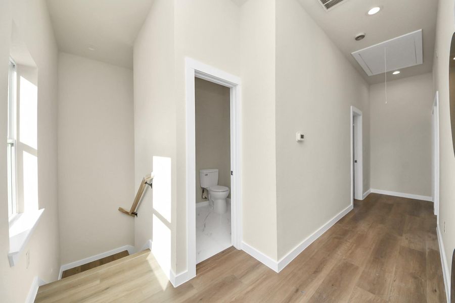 Spacious, unfurnished interior of a new home in , Houston (Image 27).
