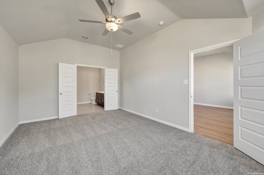 Spacious, unfurnished interior of a new home in Paloma Park, Converse (Image 24).