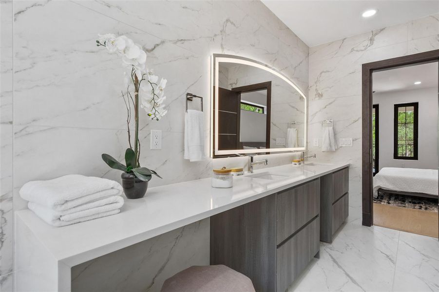 Furnished interior view inside a new home in , Lago Vista (Image 9).