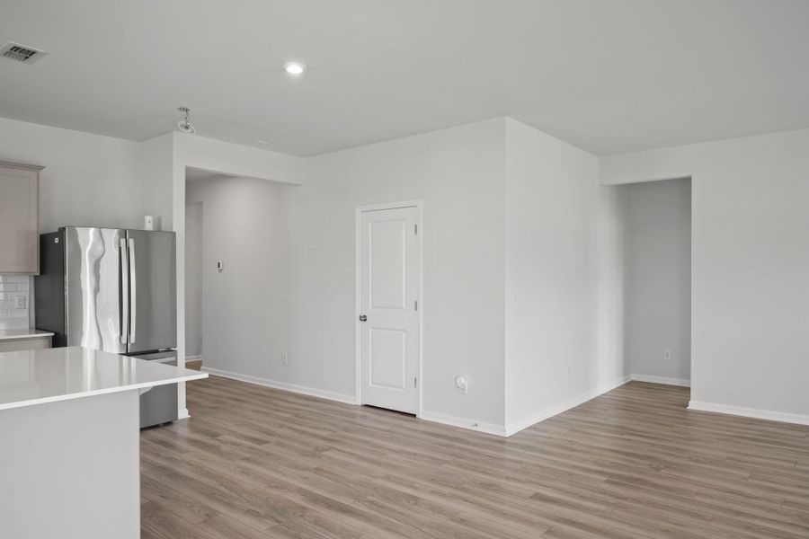 Spacious, unfurnished interior of a new home in Bradford Pointe, Summerville (Image 29).