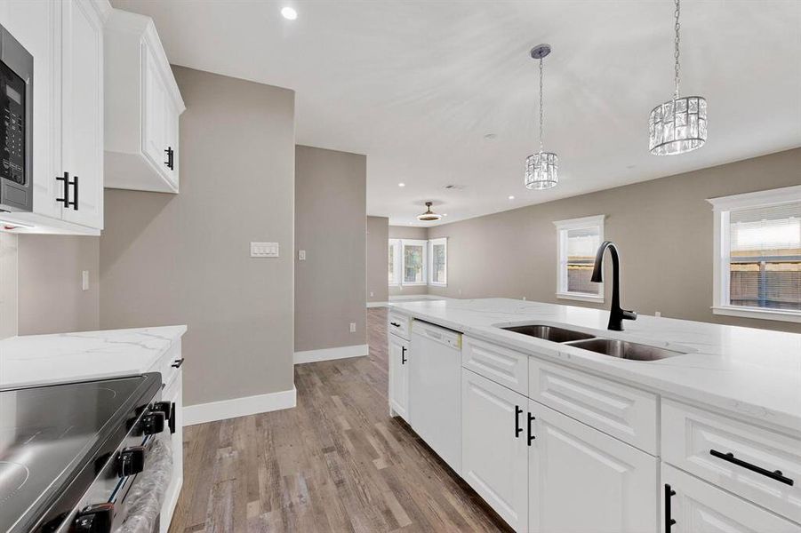 Furnished interior view inside a new home in , Terrell (Image 10).