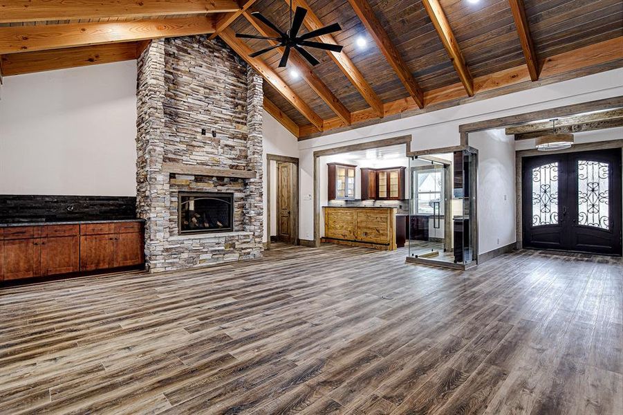 Living room, Bar Front Entry Living room, Bar Front Entry