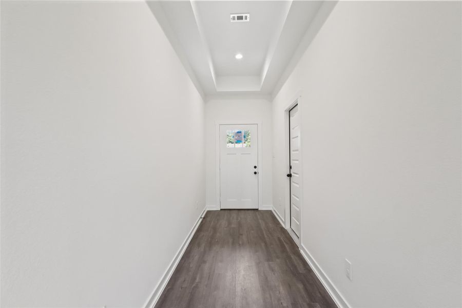 Entrance with high ceiling Entrance with high ceiling
