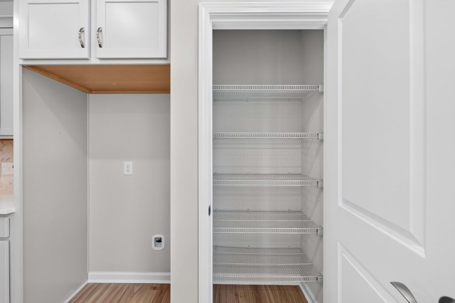 Spacious, unfurnished interior of a new home in Southmont, Charlotte (Image 18).