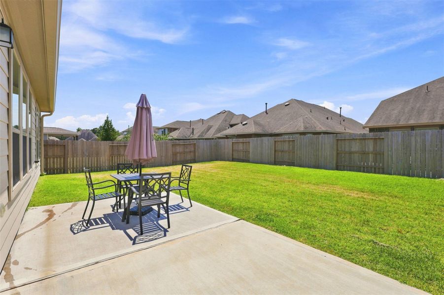 Exterior details and patio area of a home in Breckenridge Forest, Houston (Image 2). Exterior details and patio area of a home in Breckenridge Forest, Houston (Image 2).