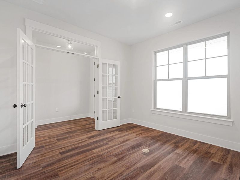 Spacious, unfurnished interior of a new home in Calista Farms, White House (Image 15).