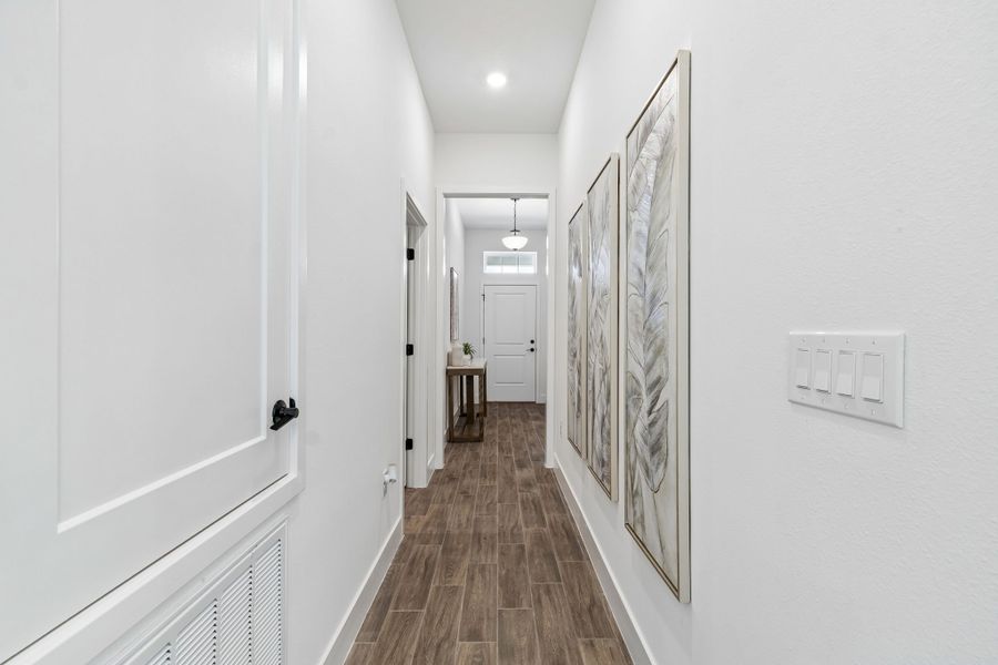 Spacious, unfurnished interior of a new home in Abbey Glen, Dade City (Image 40).