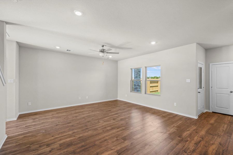 Spacious, unfurnished interior of a new home in Creekhaven, Rosharon (Image 25). Spacious, unfurnished interior of a new home in Creekhaven, Rosharon (Image 25).