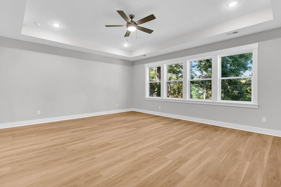 Spacious, unfurnished interior of a new home in Hidden Ponds Reserve, Awendaw (Image 25).