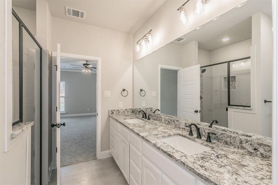 Furnished interior view inside a new home in , Alvarado (Image 10).