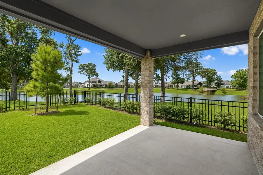 Imagine sitting out here entertaining family and friend enjoying these stunning views in near total privacy.