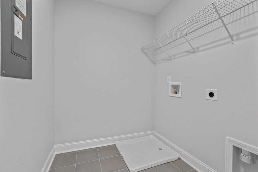 Spacious, unfurnished interior of a new home in Wildcat Chase, Summerville (Image 20).