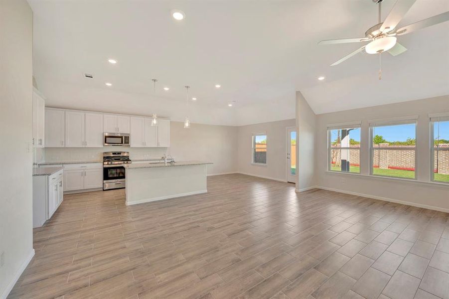 Spacious, unfurnished interior of a new home in The Preserve, Justin (Image 39).