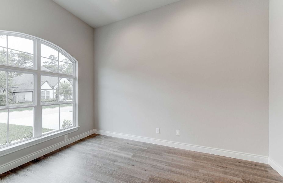Representative unfurnished interior of a home built from the 3049 by Ravenna Homes in The Woodlands Hills 65′, Willis (Image 19). Representative unfurnished interior of a home built from the 3049 by Ravenna Homes in The Woodlands Hills 65′, Willis (Image 19).
