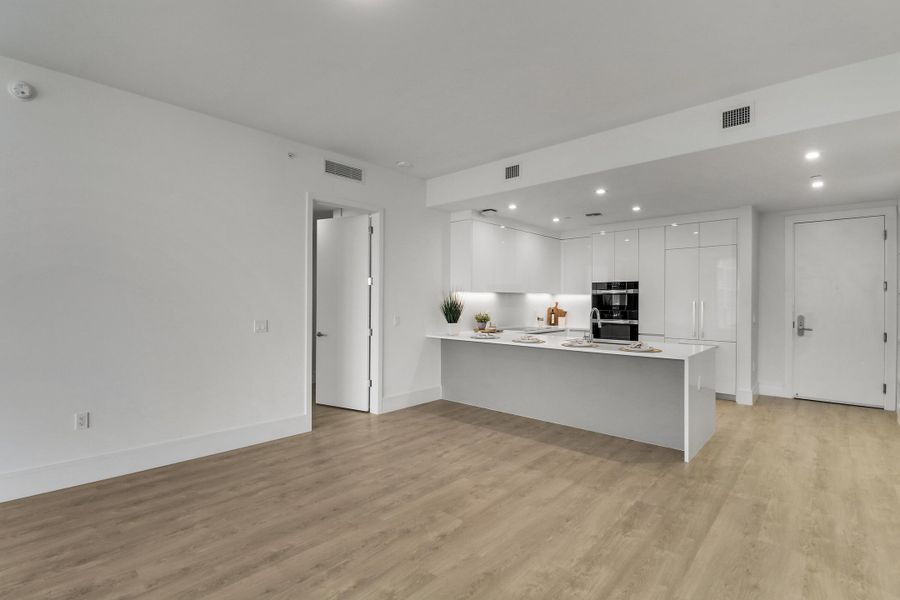 Kitchen and breakfast bar
