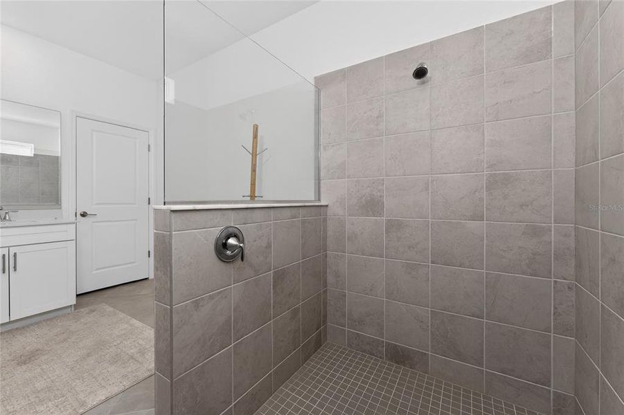 Close-up of interior finishes inside a home in , Englewood (Image 20).