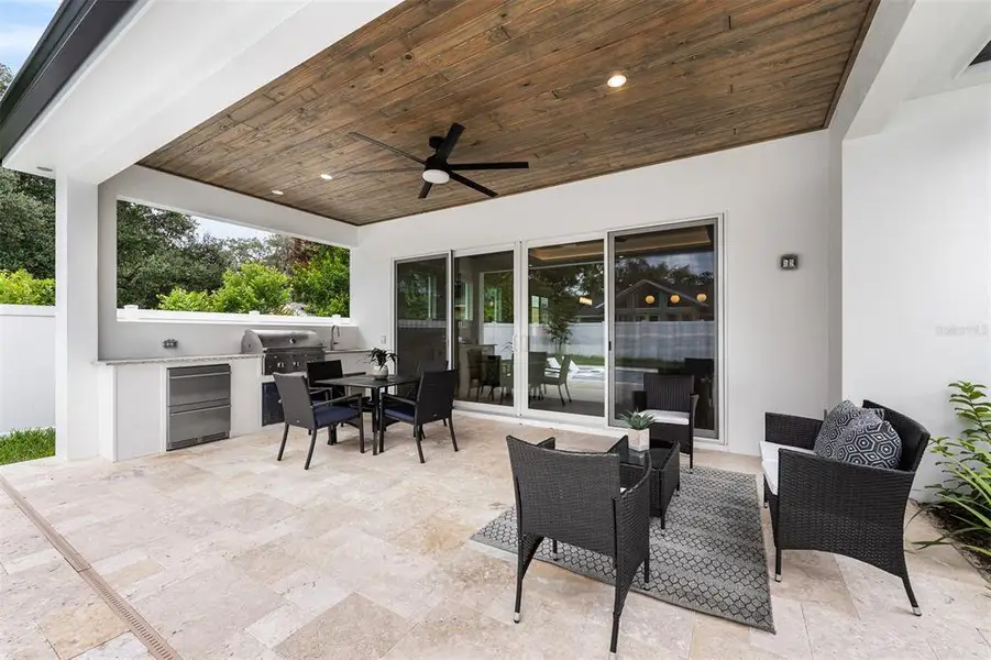 Exterior details and patio area of a home in , Orlando (Image 3).