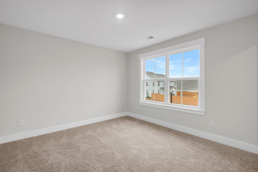 Spacious, unfurnished interior of a new home in Hewing Farms, Summerville (Image 22).