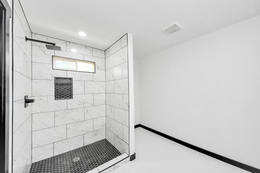 Close-up of interior finishes inside a home in , Splendora (Image 18).