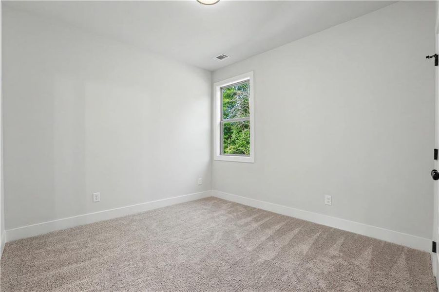 Spacious, unfurnished interior of a new home in , Jefferson (Image 25).