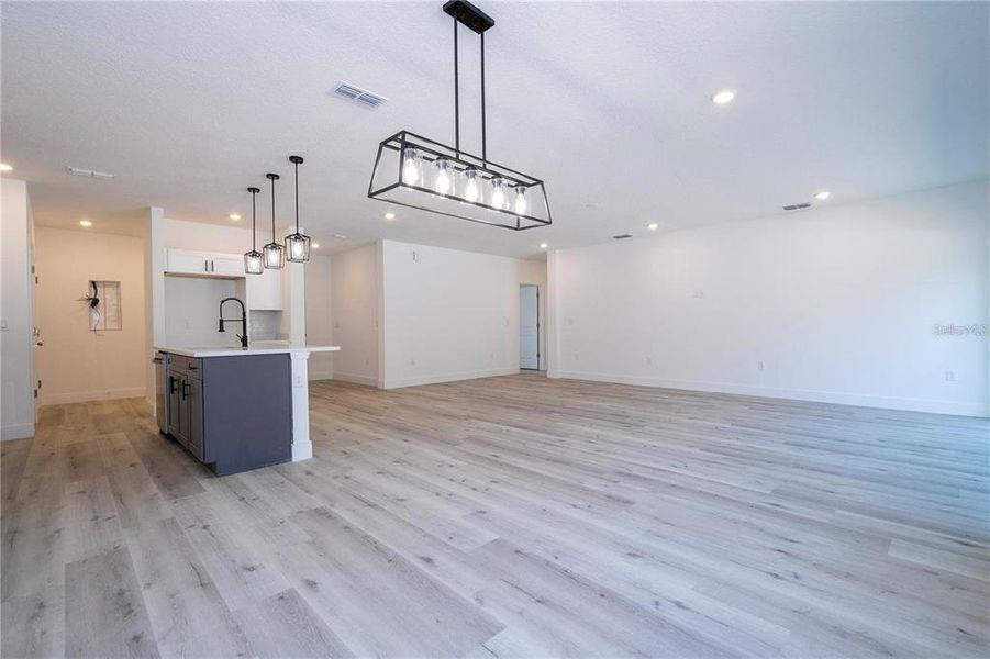 Spacious, unfurnished interior of a new home in , Eustis (Image 18).