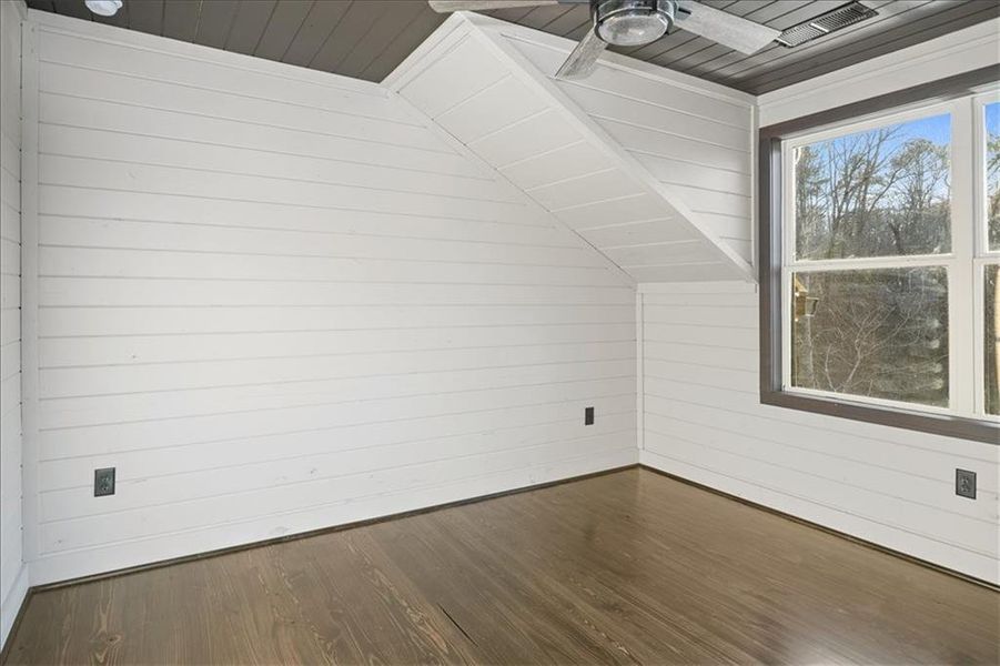 Spacious, unfurnished interior of a new home in , Talking Rock (Image 16).