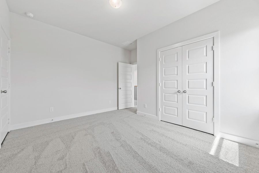 Spacious, unfurnished interior of a new home in Candela, Richmond (Image 28).