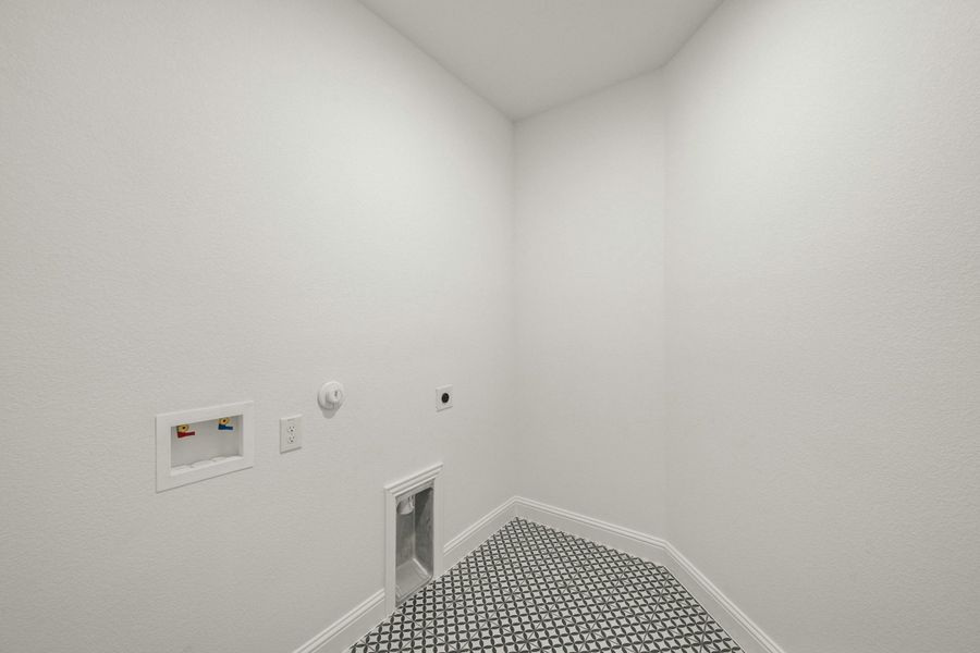 Representative unfurnished interior of a home built from the Dickson by Kindred Homes in Oak Creek Ranch, Waxahachie (Image 24).