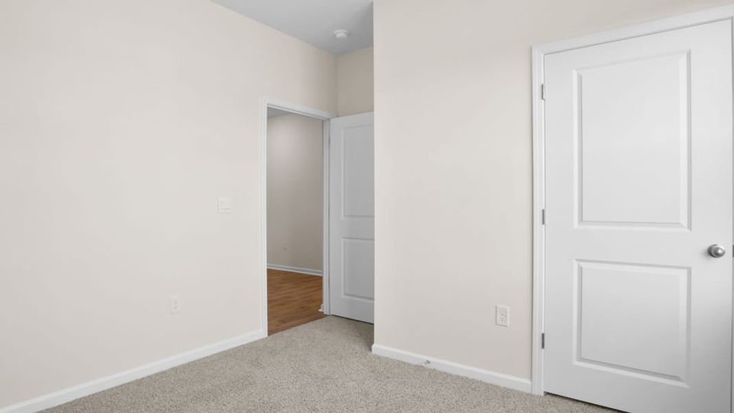 Spacious, unfurnished interior of a new home in Woodglen, Piedmont (Image 21).