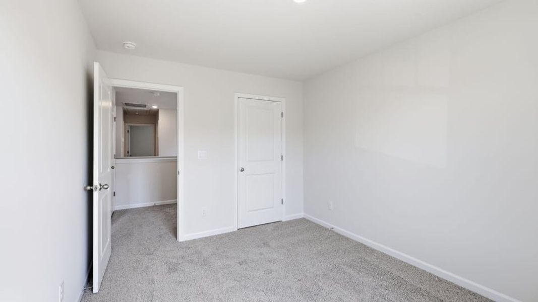 Spacious, unfurnished interior of a new home in Cedar Gap, Fountain Inn (Image 25).