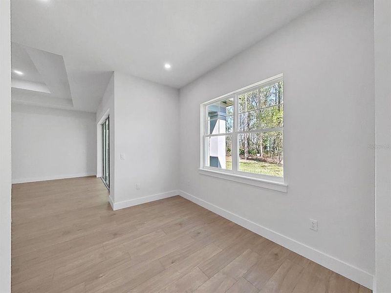 Spacious, unfurnished interior of a new home in Southern Hills Plantation, Brooksville (Image 41).