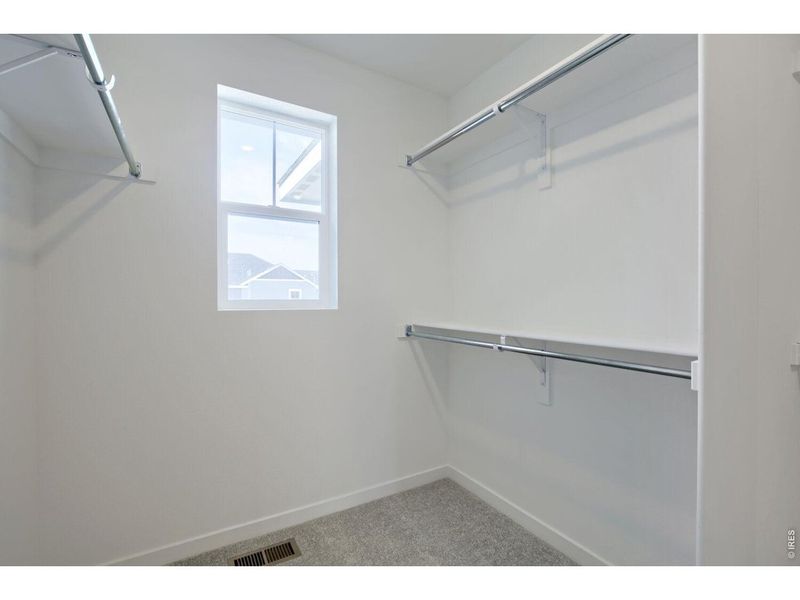 Spacious, unfurnished interior of a new home in Timber Lark, Fort Collins (Image 11).