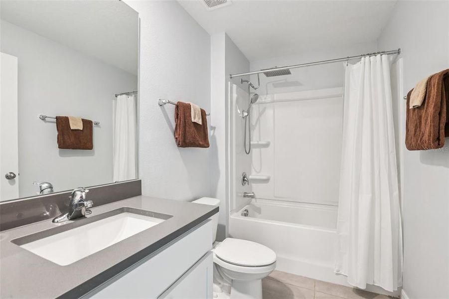 Furnished interior view inside a new home in North Park Isle, Plant City (Image 16).